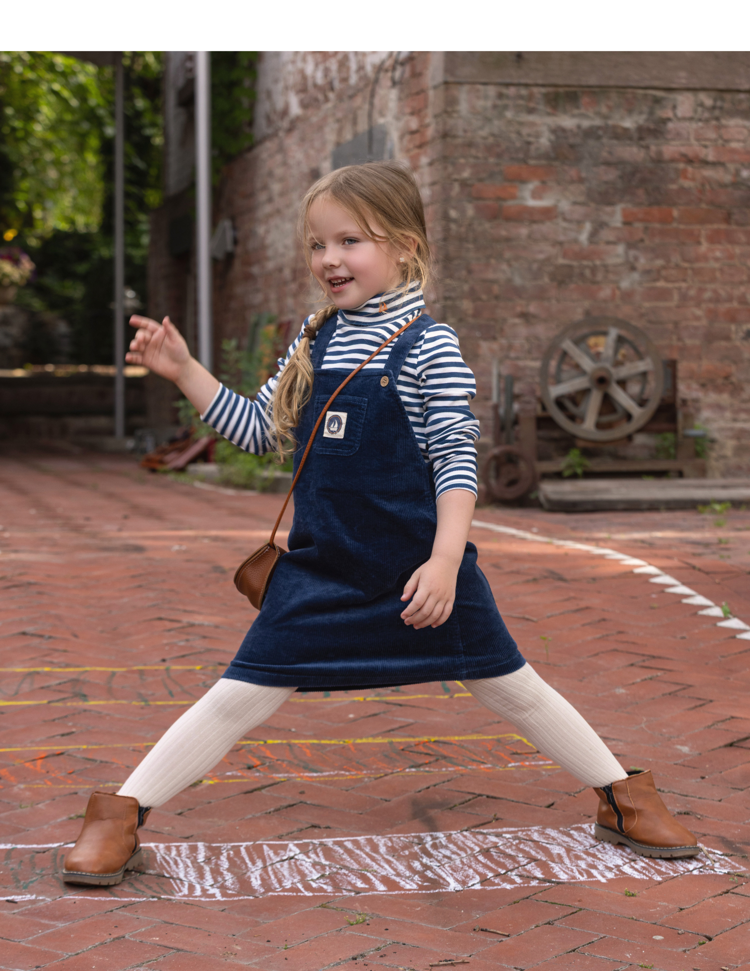 Pinafore Jumper With Center Pocket